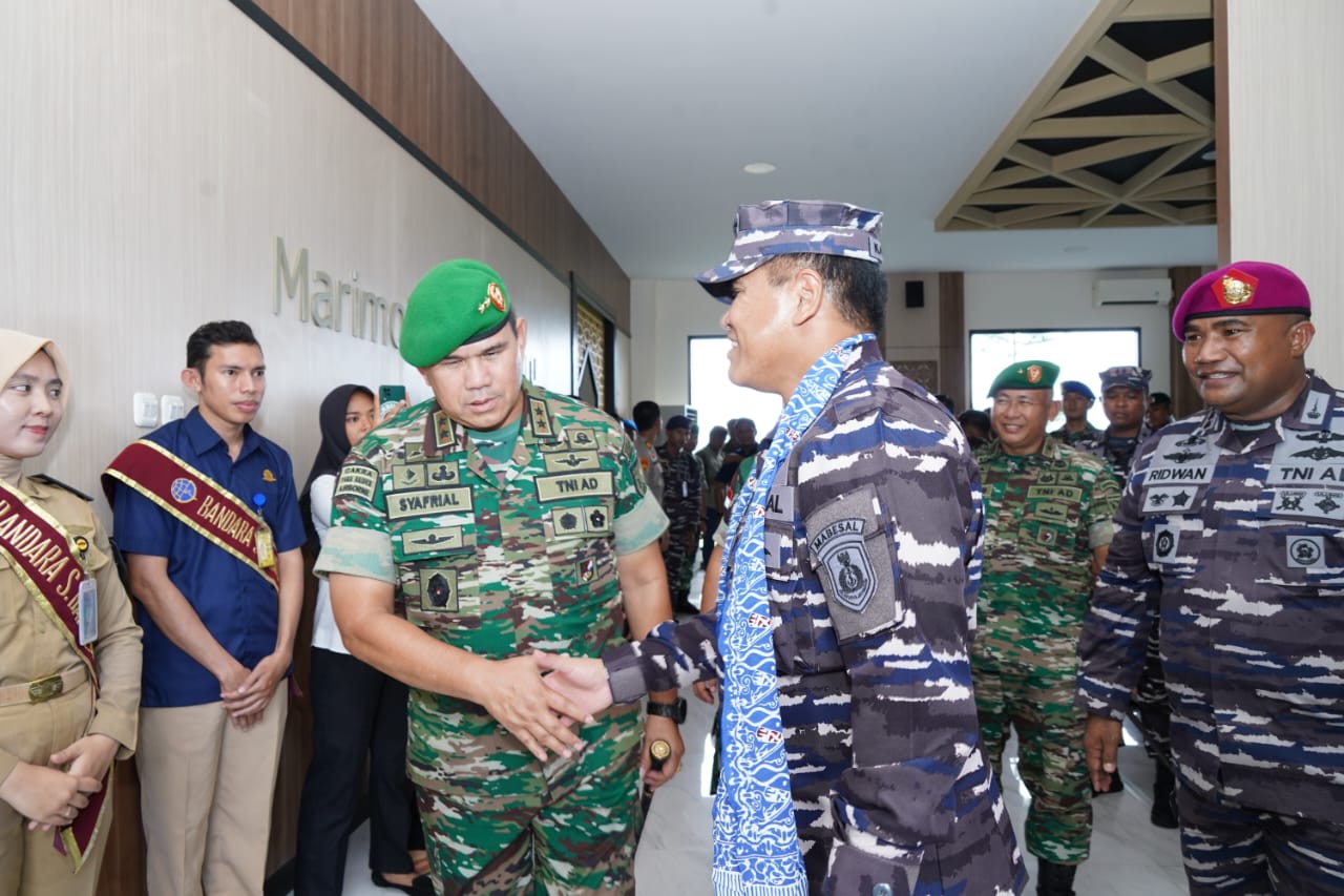 Pangdam Pattimura Sambut Kunjungan Kepala Staf TNI Angkatan Laut di Maluku Utara