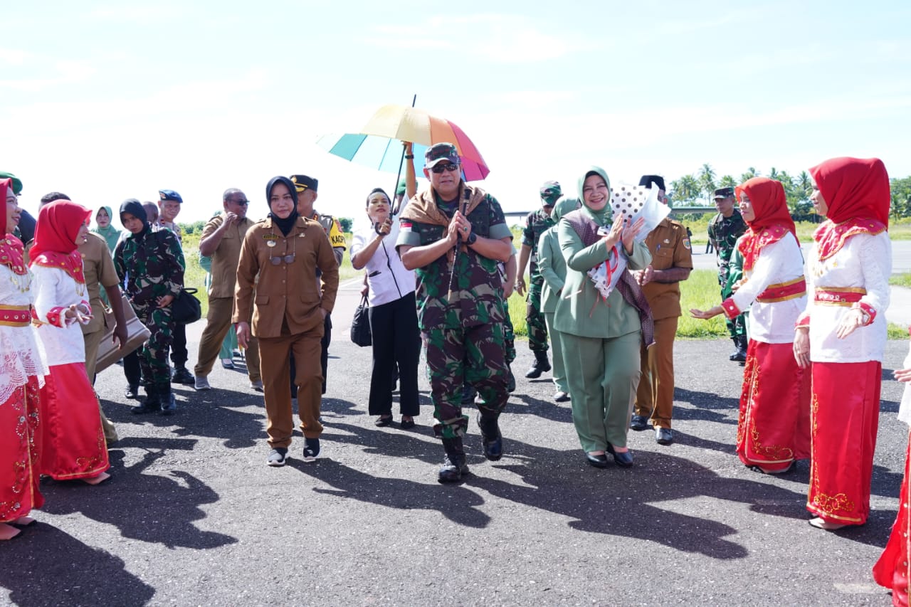 Kunjungi Prajurit di Pulau Buru, Pangdam Katakan Netralitas TNI Harga Mati